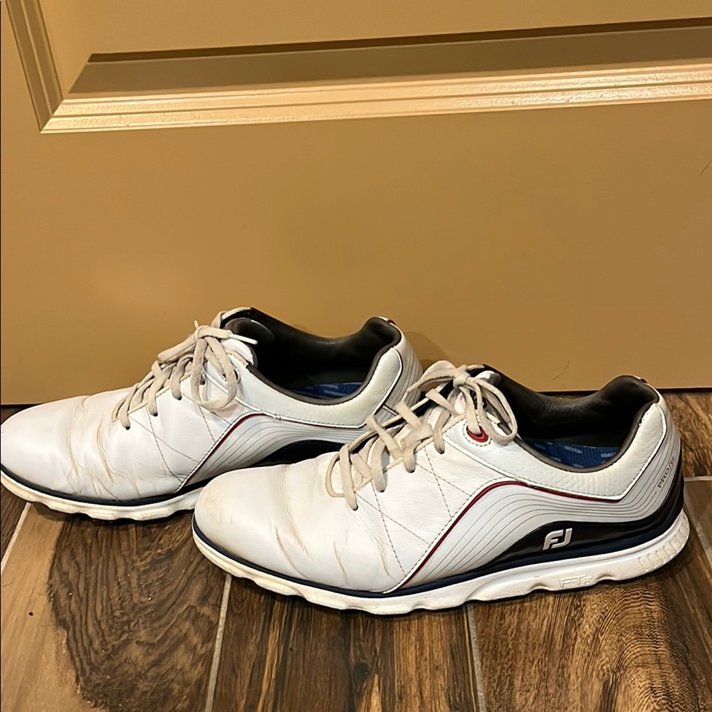 FootJoy Men's White and Black Golf Shoes 10 Wide